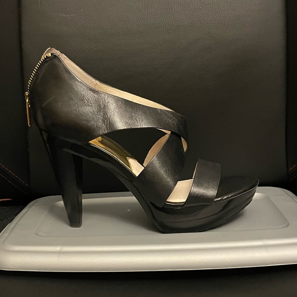 MICHAEL KORA ; Size: 8, Black Heels